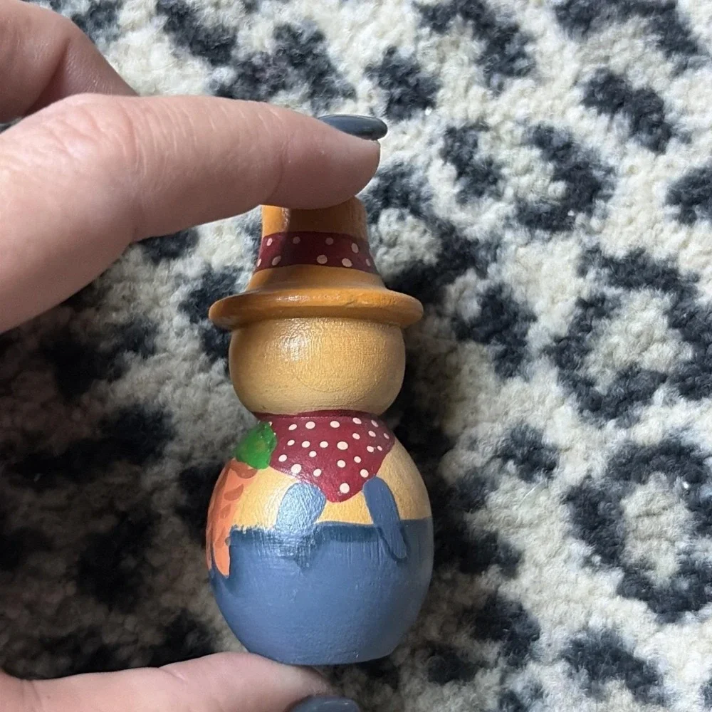 Vintage‎ Hand Made Painted Wooden Bunny Farmer Figurine 3